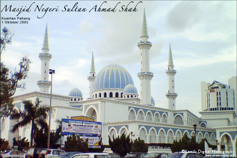 http://www.photo-digital.org/kamilz-lens/albums/masjid/ahmadshah/ahmadshah_02.jpg